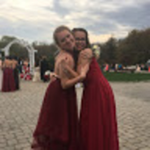 Meet your Posher, Allison - Picture 1 of 1